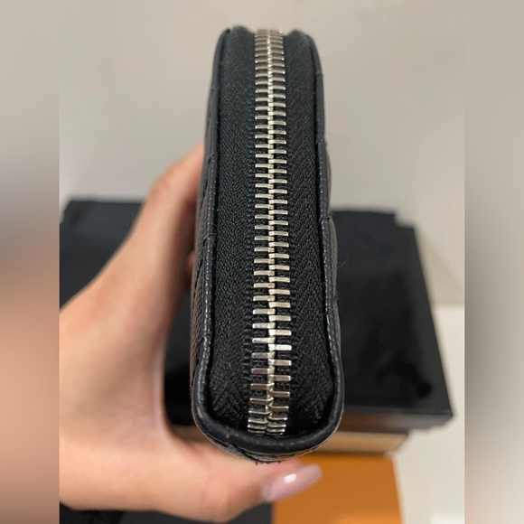 🖤YSL Monogram Zipped Around Wallet in SHW🖤 - Picture 8 of 15